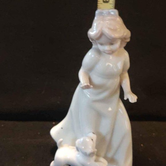 Vintage Figurine Girl with puppy dog porcelain - Picture 4 of 8